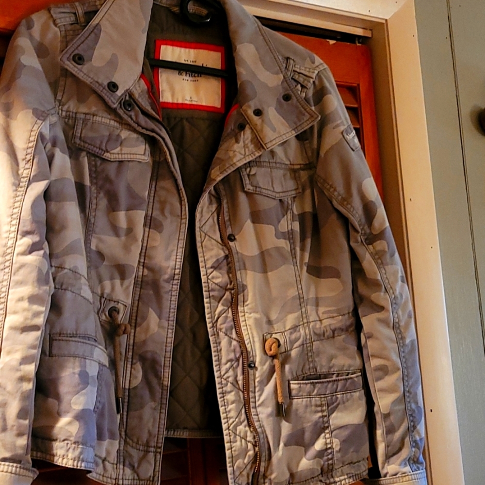 Came jacket that is lined.